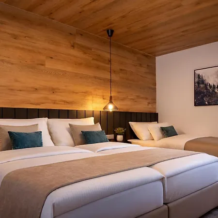 Hillside No. 18 Apartment